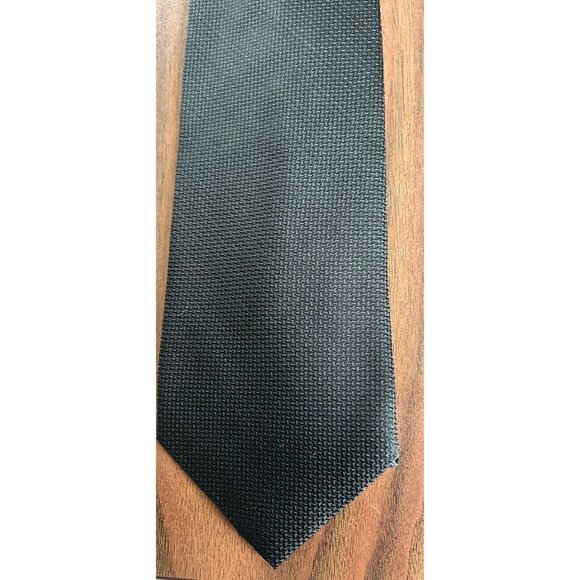 Vintage Men’s Van Heusen Tie Handmade All 100% Silk Solid Black Textured Tie Han - Picture 2 of 8